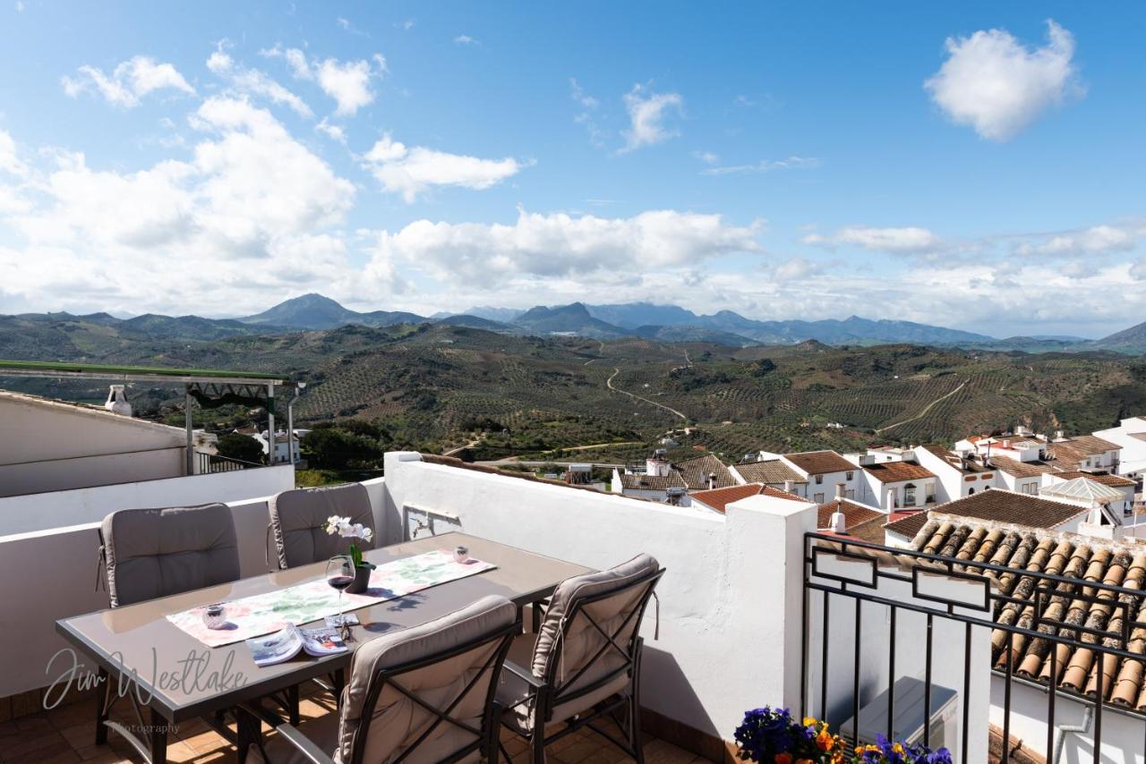 Olive Tree Bed And Breakfast Olvera Bagian luar foto